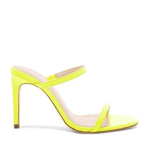 NWT REVOLVE RAYE LEVI HEEL